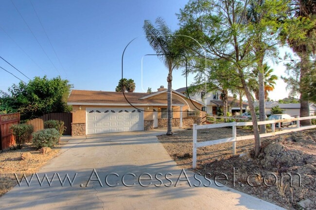 Photo - Charming Single-Story Home With 3 Bed/2 Bath In A Quiet Canyon Lake Cul-de-Sac!
