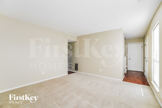 Photo - 6266 Glencairn Cir