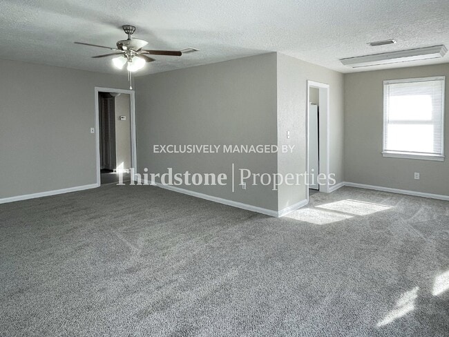Photo - 318 E 19th St