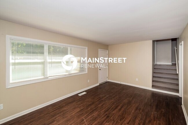 Photo - 3 Bedroom Pet-Friendly Home in Birmingham, AL with Main Street Renewal