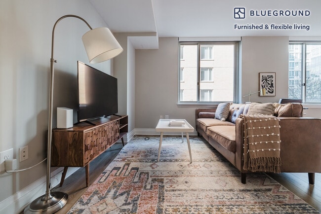 Photo - 2221 I St NW Unidad FL3-ID981