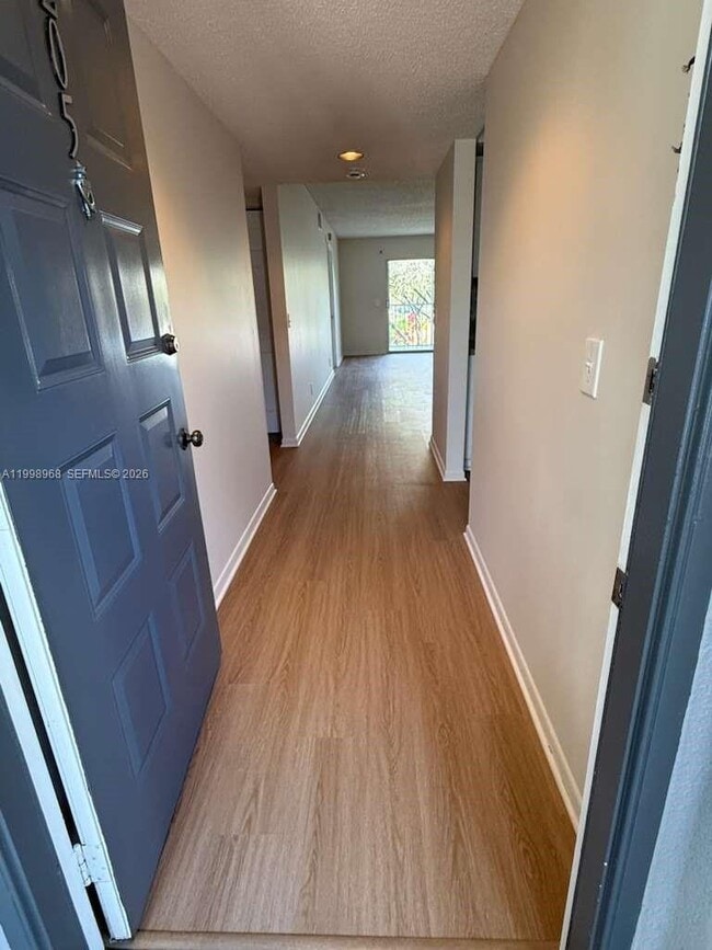 Photo - 1401 SW 128th Terrace Unidad 205H