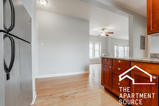 Photo - 1952 W Leland Ave Unit 2