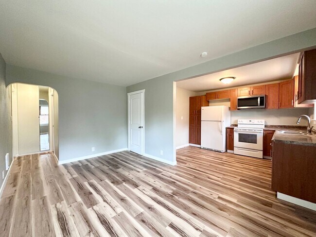 Photo - CHARMING ONE LEVEL HOME W/ GARAGE! W/S/G INCLUDED!