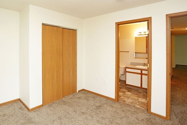 THE ARBORS APARTMENTS