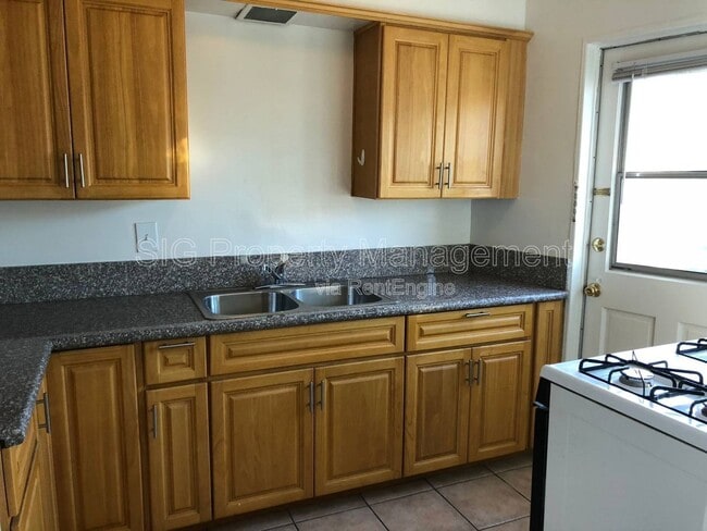 709 S Louise St Unidad A