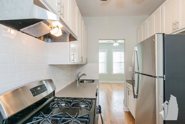 Photo - 1916 W Winona St Unidad 3