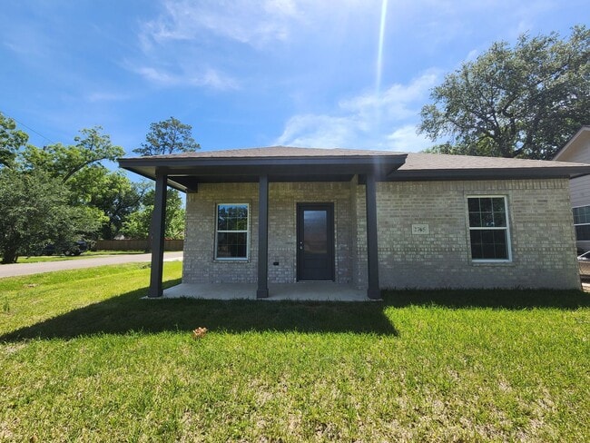 Photo - 2705 Goliad St House