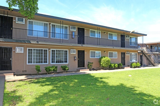 Photo - Skyview Villa & Somerset Apartments