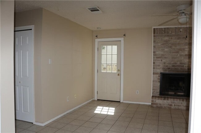 Photo - 4003 Stonebridge Dr