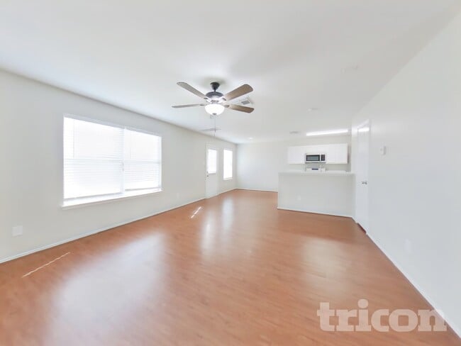 Photo - 8227 Radial Ct