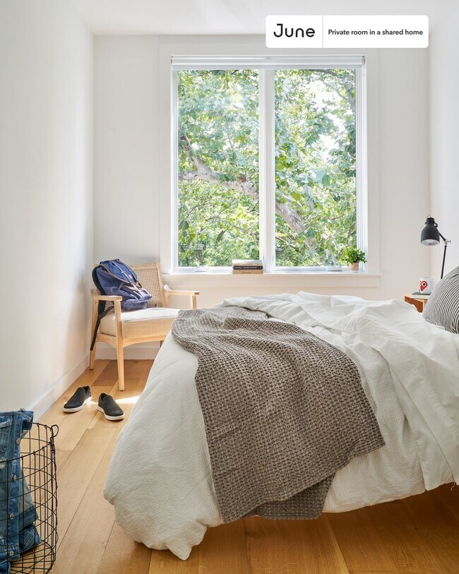 Building Photo - Room in Shared 10.0 bed/5 bath home