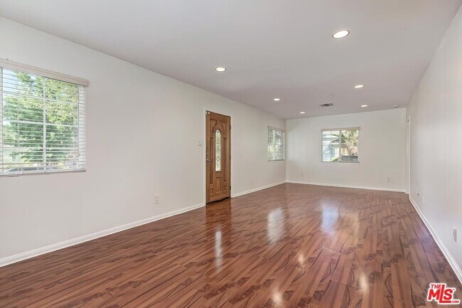 17322 Martha St