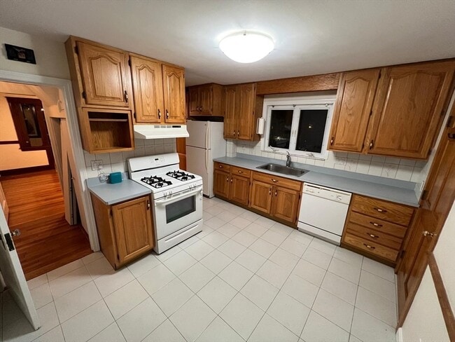 Photo - 125 Pleasant St Unit 2