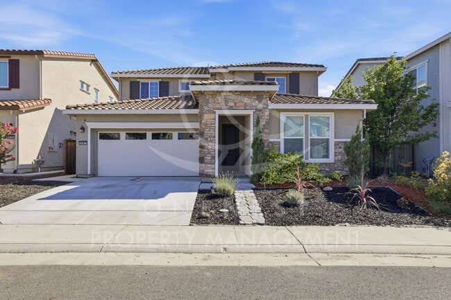 Photo - 4 bedroom, 3 bathroom - 2473 square feet; Twelve Bridges