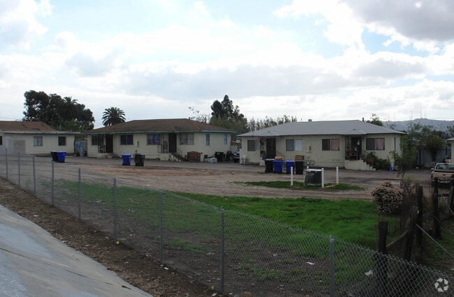 Paseo La Paz - Paseo La Paz Apartments