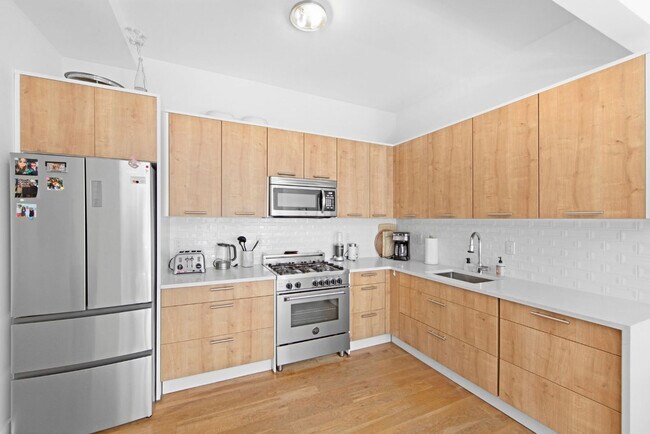 Photo - 517 W 45th St Unit SI ID1224961P