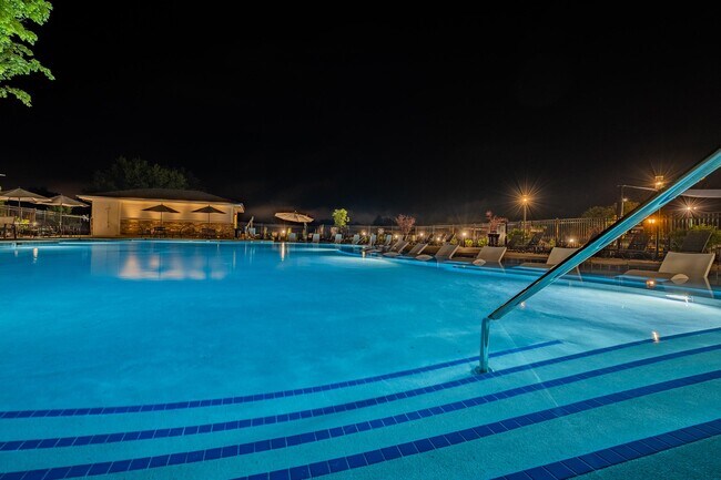 Photo - Foxridge Apartment Homes