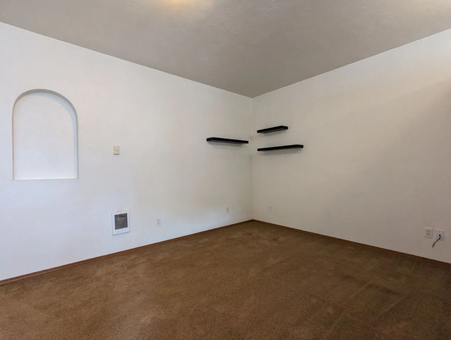 Photo - IveJ02 Unit 01