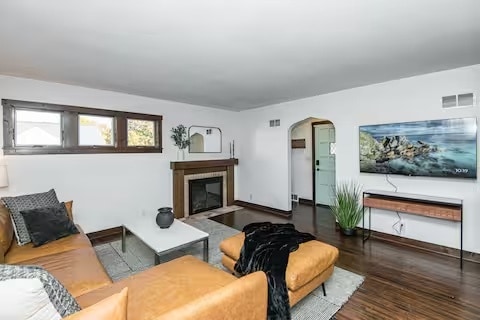 Photo - 947 8th Ave NE