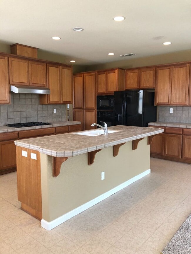 Photo - Huge 4 Bedroom + Loft 3 Bath Home for Rent!