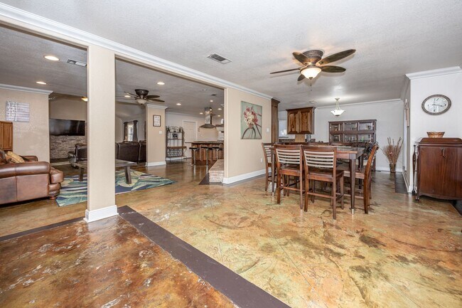 Photo - 3 Bedroom 2 Bath Back Bay Luxury Rental Home