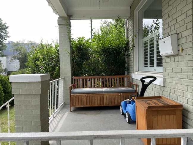 Photo - 1700 D St SE