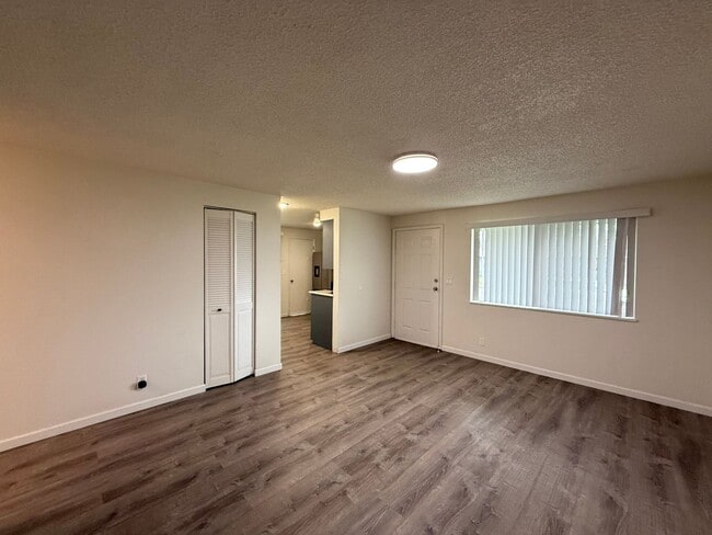 Photo - Thurston Charmer