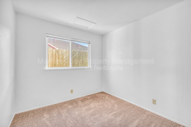 Photo - 143 Seal Ct