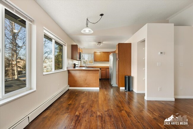 928 E 10th Ave Unit 4
