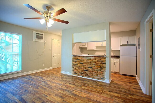 Building Photo - 1419 Hawthorne St Unit 3