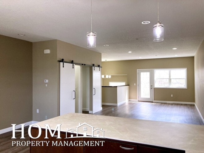 3021 Bluestem Trl