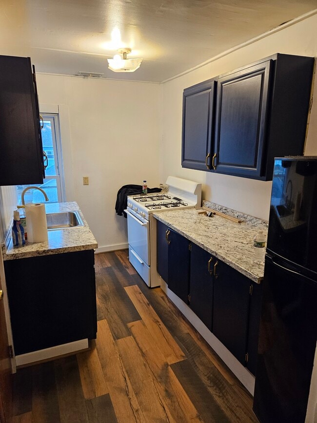 Building Photo - 38 W Stewart St Unit 38a