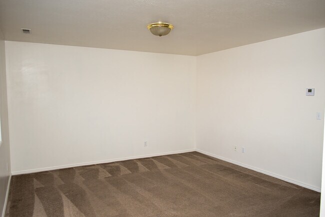 Photo - 1370 N 290 W