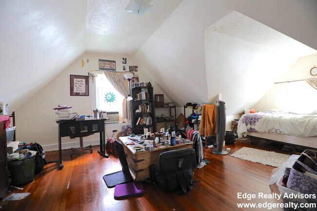 Photo - 19 Antwerp St Unit 2