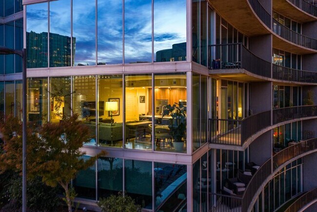 Photo - 1080 Peachtree St NE Unit 910