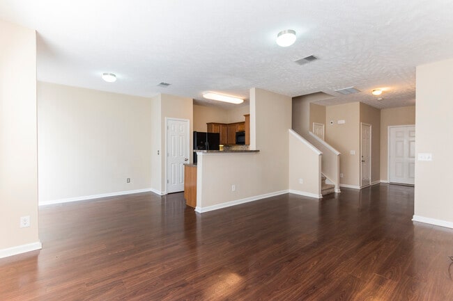 Open living and dining area - 8725 Ambonnay Dr