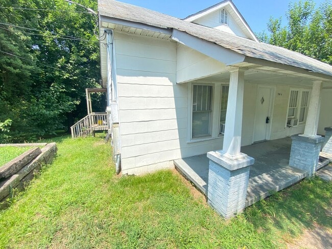 Photo - 2bd/1ba Duplex off Loop close to Downtown Kannapolis & Research Center
