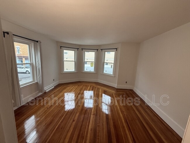 Building Photo - 15 Palmer St