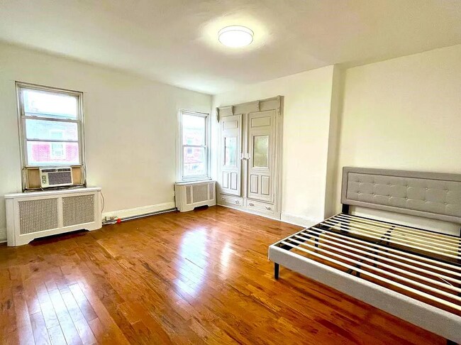 Photo - 2127 Tasker St Unidad 2