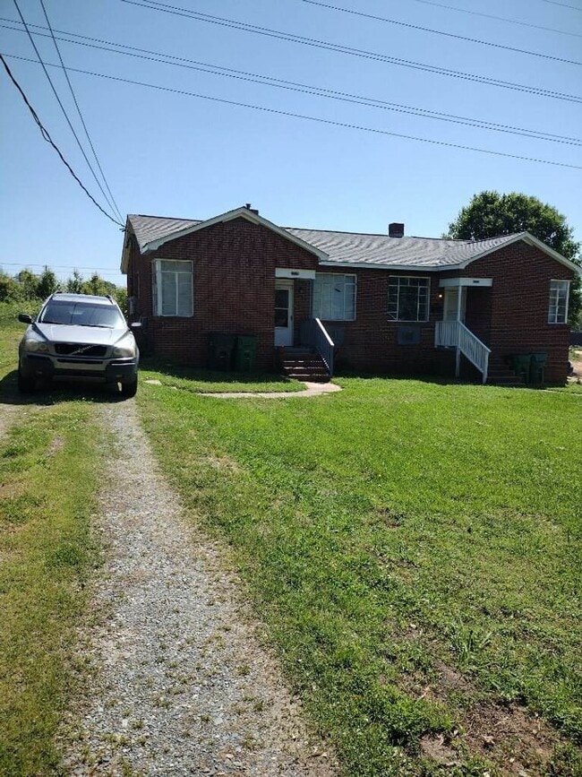 Photo - This 2 bed 1 bath duplex home is all brick located near Remount Rd and West Blvd.