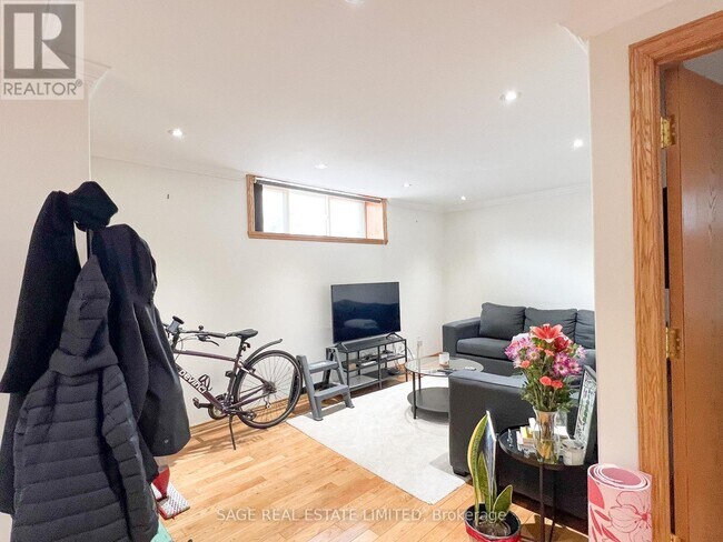 Photo - 18 Rivercrest Rd