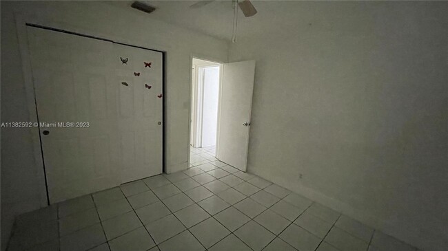 Building Photo - 5200 NW 16th St Unit 1 Rental