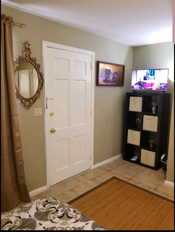 Photo - 911 Riviera St