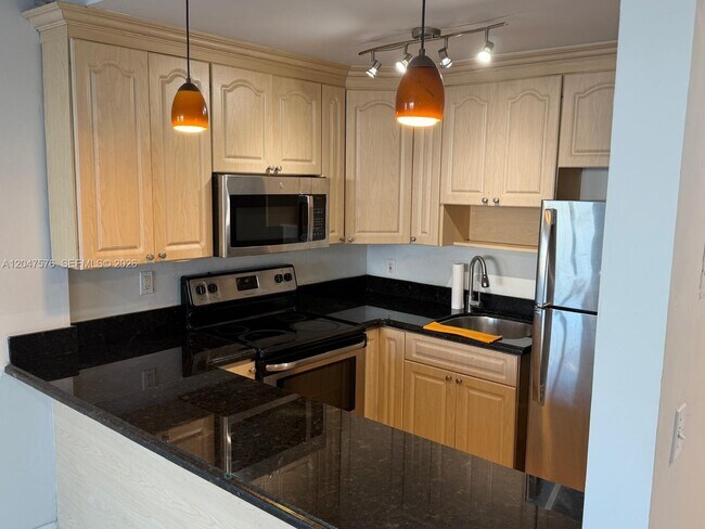 1990 Marseille Dr Unit 303