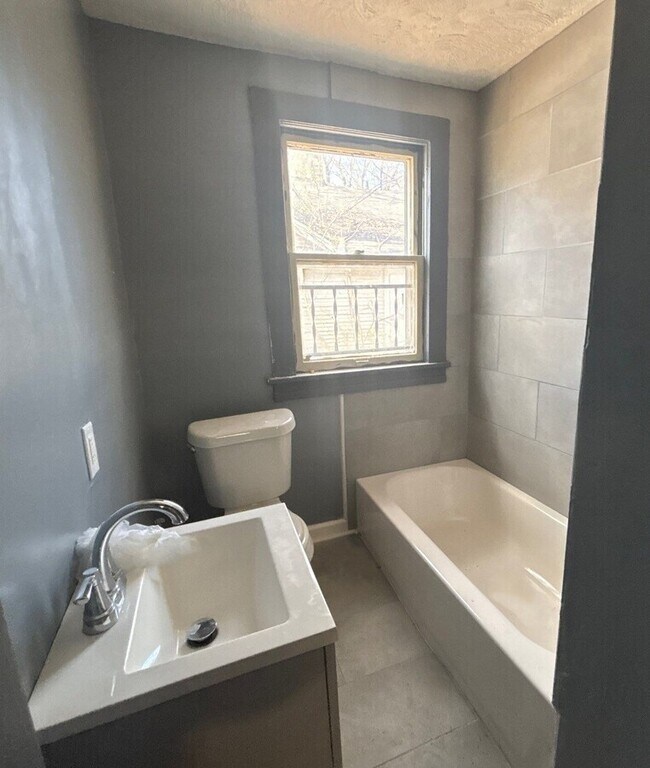 Photo - 1372 Orgill Ave