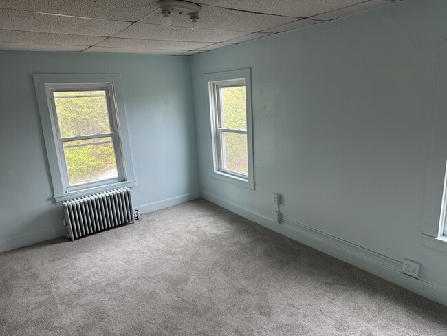 4 Maple Ave