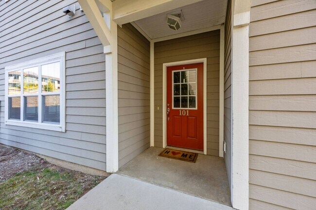 Photo - 123 Foxden Dr