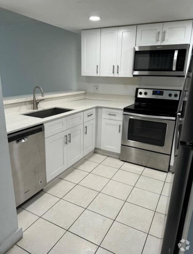 Building Photo - 4425 SW 70th Ter Rental