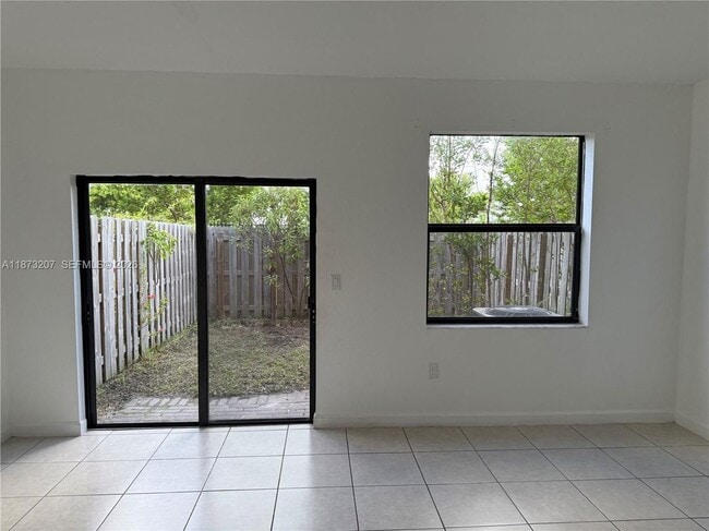 Photo - 607 NE 208th Terrace